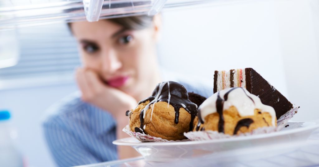 How to Avoid Cravings When Dieting